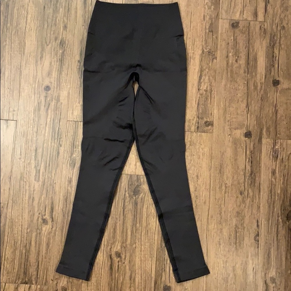 Lululemon size 6 All About that Base Tight (NWOT)